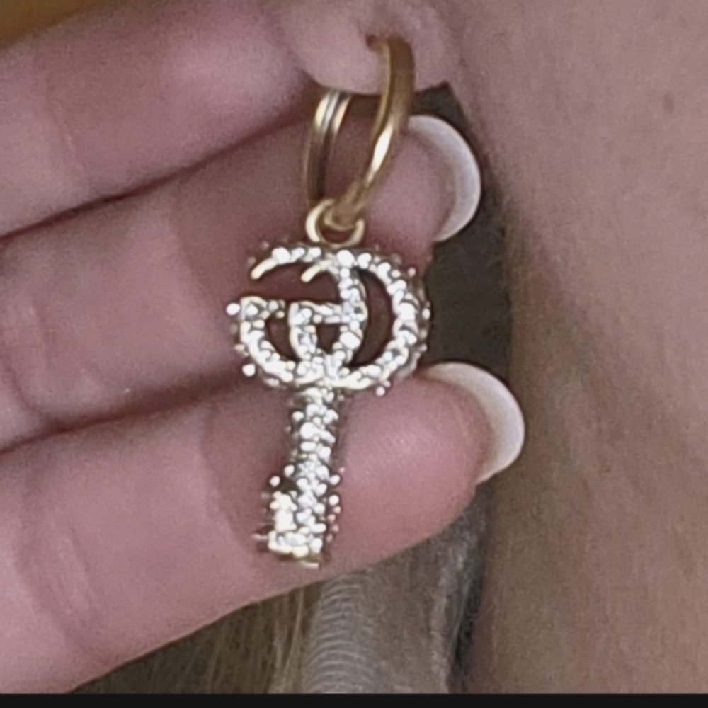 Gucci Luxury Key Earrings encrusted in rhinestones 💗 so adorable! - Picture 3 of 6